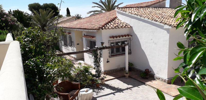 Ferienhaus in Calpe - Sonnenterrasse beim Hauseingang